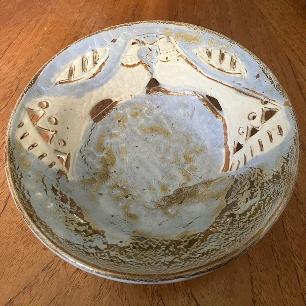 Unique Studio Pottery Bowl with Two Birds - Picture 3 of 7